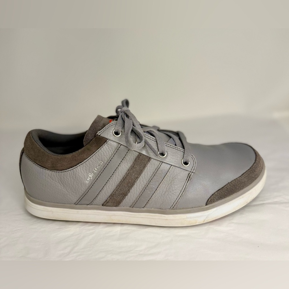 🦋ADIDAS ADICROSS pre-owned men’s shoes. Size 9.5. MTENNIS03.